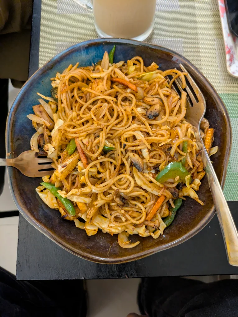 Hakka noodles · Food enhanced comparison menu item